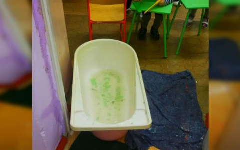 В Новочебоксарске во время дождя заливает комнату детского сада