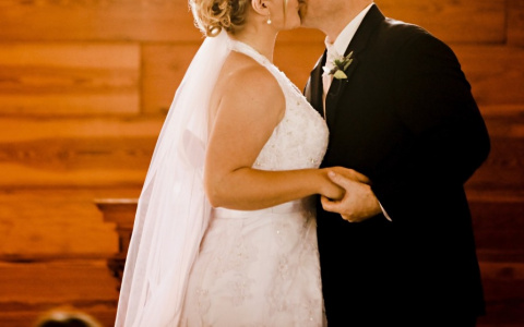 Чебоксарка вышла замуж за плату в 100 тысяч рублей