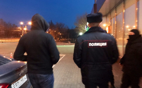 22-летний парень хотел бесплатно приодеться в спортивном магазине, но полиция его настигла