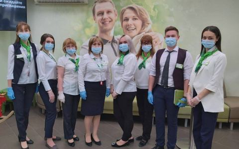 Обучают, помогают, защищают: какую роль в жизни клиентов играют рядовые сотрудники банка