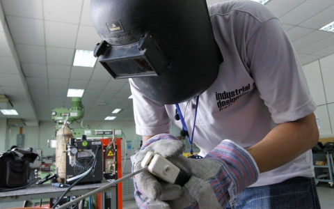 В Чебоксарах 37 рабочих завода оставили без зарплаты на время пандемии