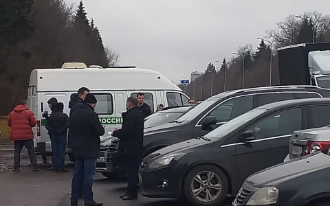 На "Роще" вылавливают водителей с долгами