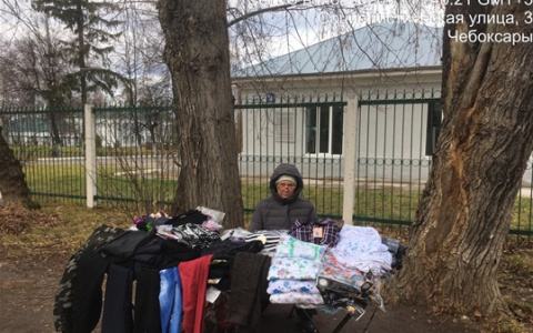 В Чебоксарах бабушек-торговок штрафуют дополнительно по коронавирусу