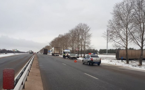 На трассе М7 в Чувашии столкнулись три машины, есть пострадавший