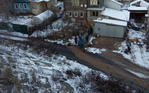 В Юго-Западном районе прорвало канализационную трубу