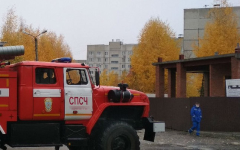 Погибла женщина при пожаре в четырехкомнатной квартире