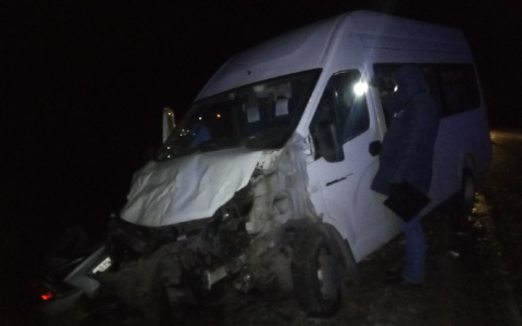 Автобус Казань – Чебоксары попал в ДТП, погиб водитель легковушки