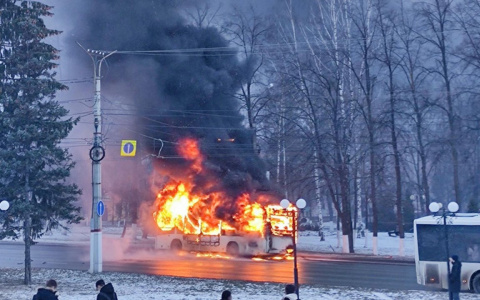 В Чебоксарах дотла сгорел автобус № 35