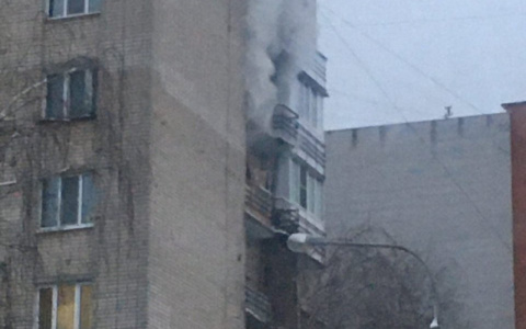 В Новоюжном районе горит общежитие