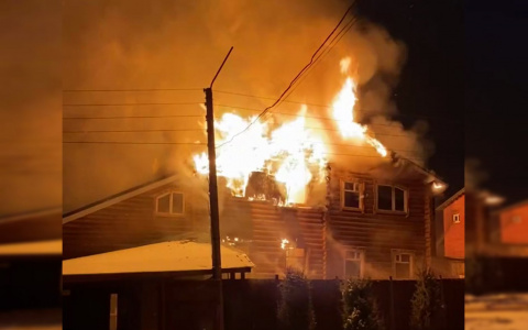 В Чебоксарах хозяин горящего коттеджа спас машину, но погиб вместе с женой