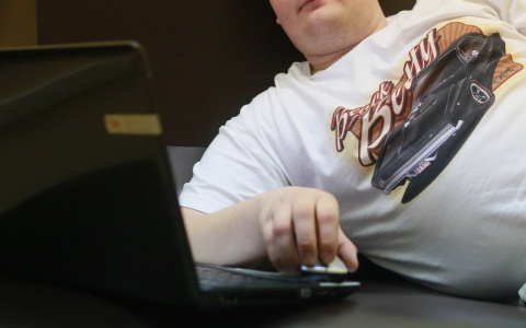 Житель Канаша отправил школьнице свое интимное фото и беседовал на деликатные темы