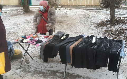 Чебоксарские чиновники продолжают бороться с продавцами колготок и рыбы