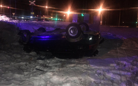 Водитель повредил столб с камерой видеонаблюдения и сбежал с места ДТП