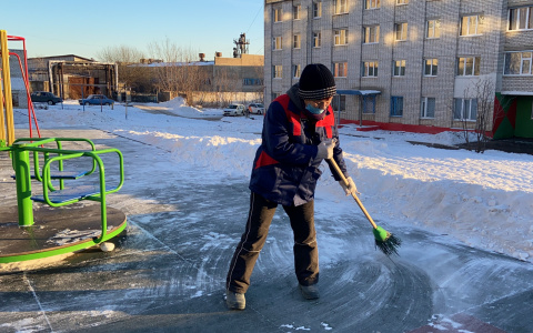 Лучший дворник Чебоксар: "Встаю в 3 утра, заканчиваю работу после 8 вечера"