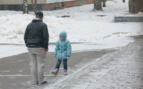 В Чебоксарах мужчину отгородили от общества: он заманил девочку в подъезд и снял штаны