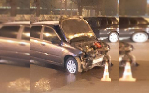 В центре Новочебоксарска столкнулись "Лада" и иномарка