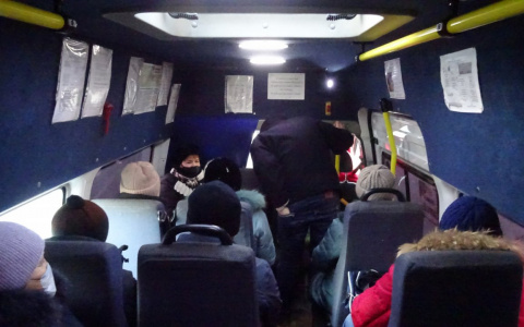 Пассажиры о подорожании проезда сразу на 6 рублей: "У нас зарплата маленькая, будем увольняться"