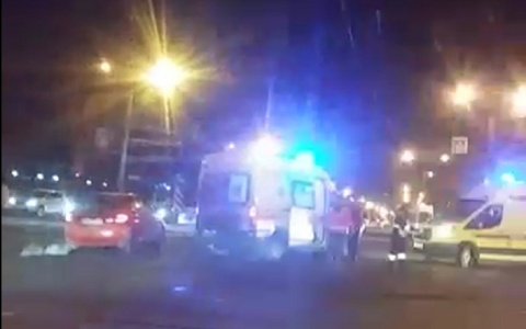 Кроссовер врезался в скорую с пациентом в Северо-Западном районе