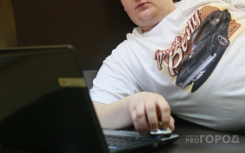 Мужчина переписывался с 13-летней школьницей и получил срок