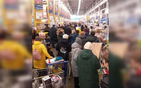 Торговым центрам на Новый год разрешат расширить деятельность в Чувашии