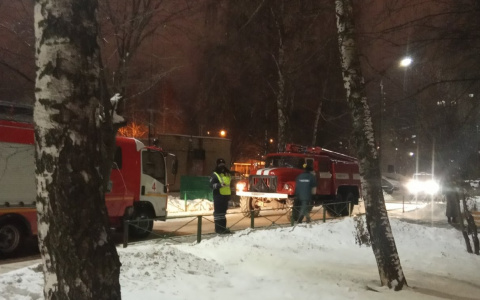 В Новоюжном районе загорелась квартира 20-летней девушки, хозяйку госпитализировали