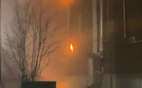 В Чебоксарах загорелся ресторан