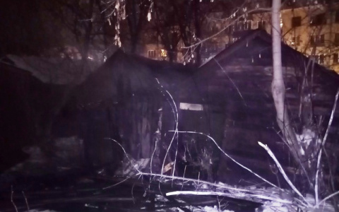 В утренних пожарах в Чувашии погибли два человека, еще один попал в больницу