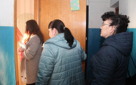 До Нового года чиновники проверят неблагополучные семьи с детьми