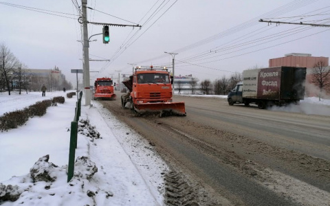 В администрации Чебоксар рассказали, почему после снегопада дороги начинают чистить не сразу