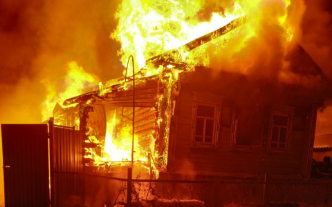 В Чувашии за сутки два человека сгорели в собственных домах