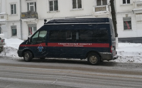 В Ядрине 7-летнюю девочку систематически избивали и вредили психике