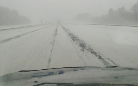 ГИБДД предупреждает об опасных снежных заносах на дорогах Чувашии