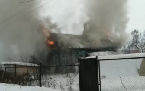 Появились видео и причина пожара в Альгешево