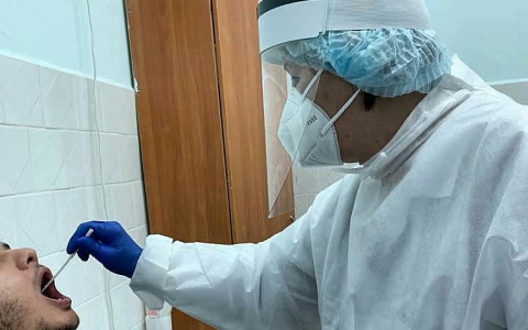 Власти рассказали, что после праздников больных коронаврусом стало больше