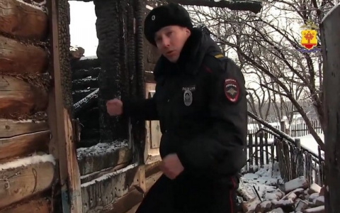 Полицейский из Чувашии спас людей во время пожара и никому об этом не сказал
