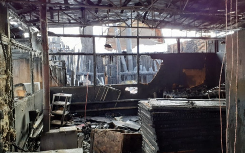 В Чебоксарах сгорел комиссионый магазин