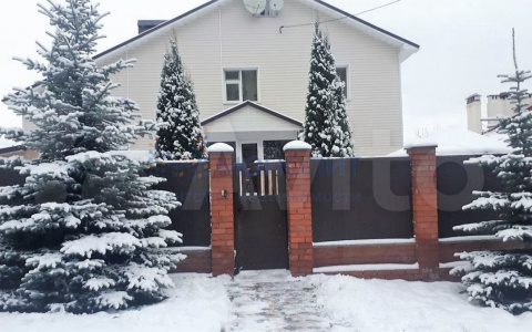 В коттеджном поселке освободился дом: баня, бассейн с подогревом и близость к природе