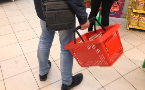 Власти считают, что жителю Чувашии на еду достаточно 3996  рублей в месяц