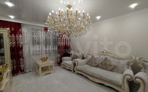 В Чебоксарах квартиру в духе эпохи Ренессанса выставили на продажу за круглую сумму