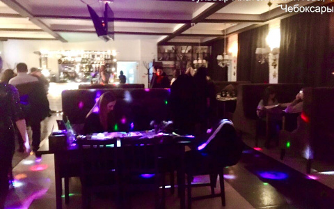 В Чувашии разрешили ходить в кафе после полуночи