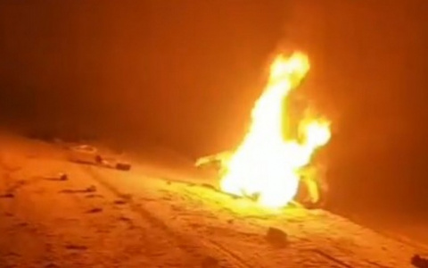 Снегоход столкнулся с "Ладой Вестой" и загорелся, один человек погиб