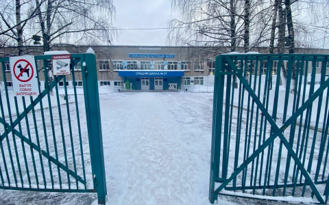 Ночью в Чувашии проверили 400 школ на наличие бомб, утром эвакуировали одну