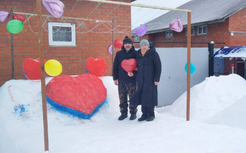 В деревне Клычево построили романтическую фотозону для влюбленных