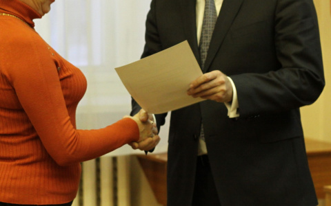 Глава районной администрации в Чувашии помог другу в ущерб многодетной семье