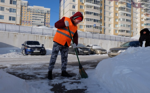 Дворник при зарплате в 16 тысяч посетил семь стран: "Это самая любимая работа из тех, что у меня были"