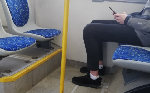 Чебоксарский школьник в коротких джинсах отморозил щиколотки