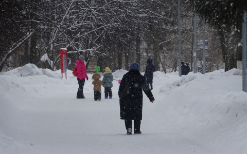 Автоматическую выдачу пособий на детей до трех лет отменили