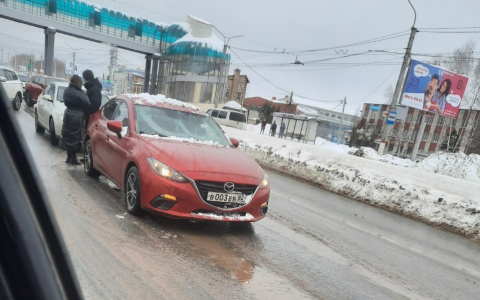 Надземный переход на Марпосадском шоссе стал опасен для водителей