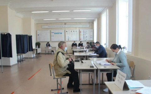 «Единая Россия» утверждает, что с применением новой модели предварительное голосование будет организовано максимально открыто и конкурентно