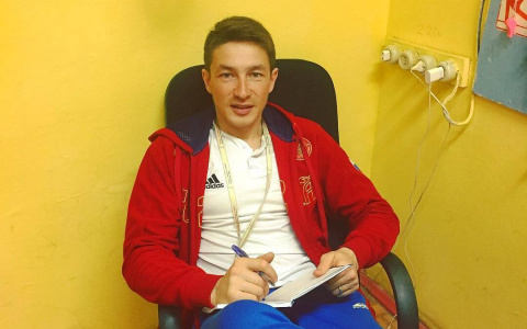 Физрук работает на трех работах сразу: “В месяц получаю 55-60 тысяч рублей”